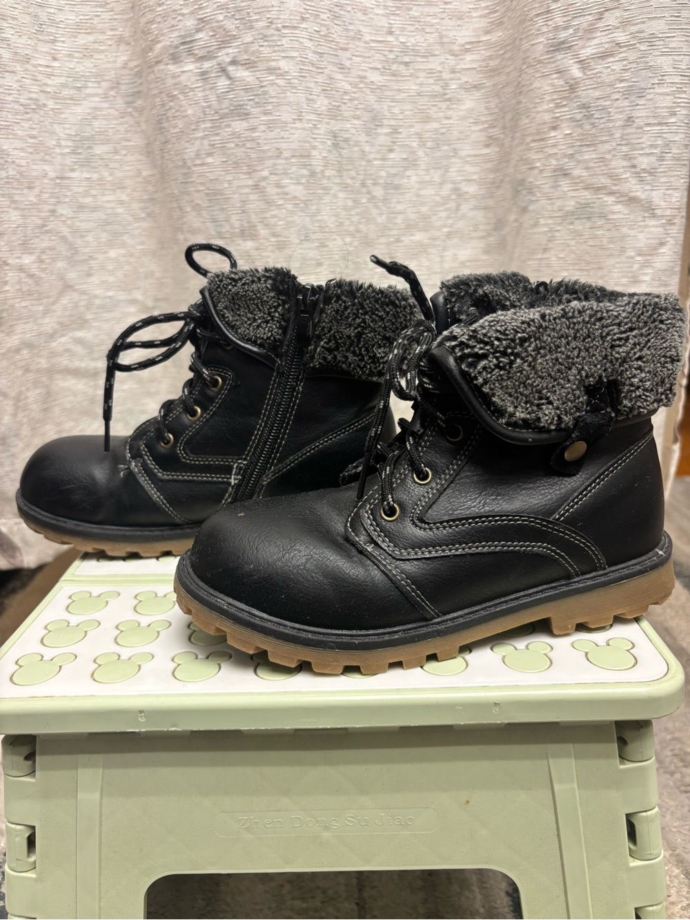 Kids Black Faux-Fur Lined Lace-Up Ankle Boots